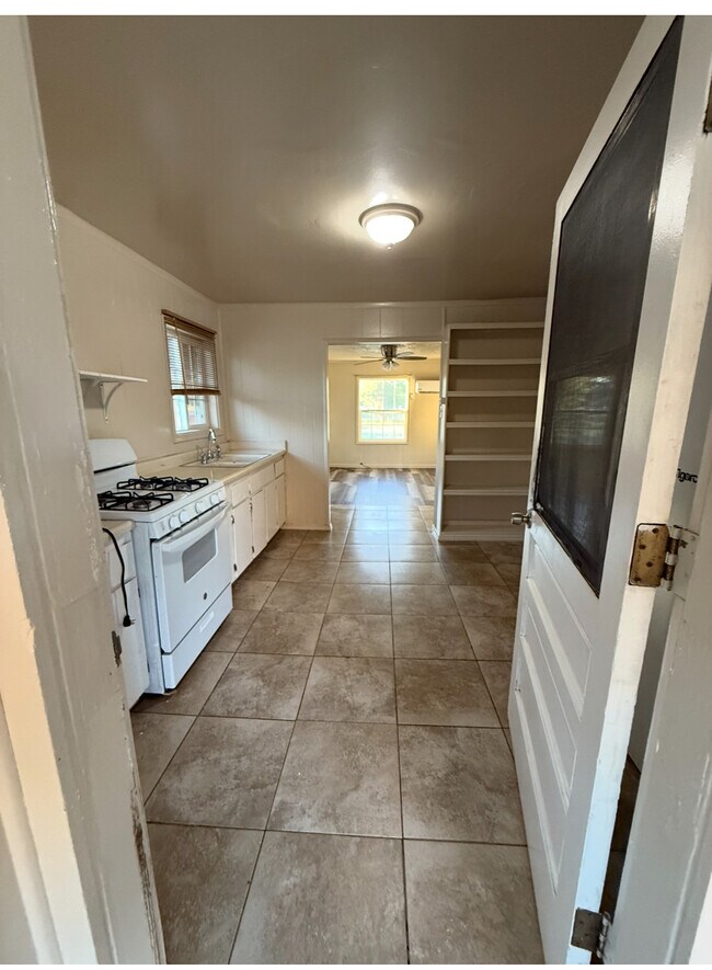 Building Photo - 9024 CA-99