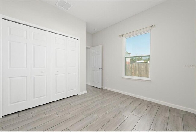 Building Photo - 719 Martin Ln