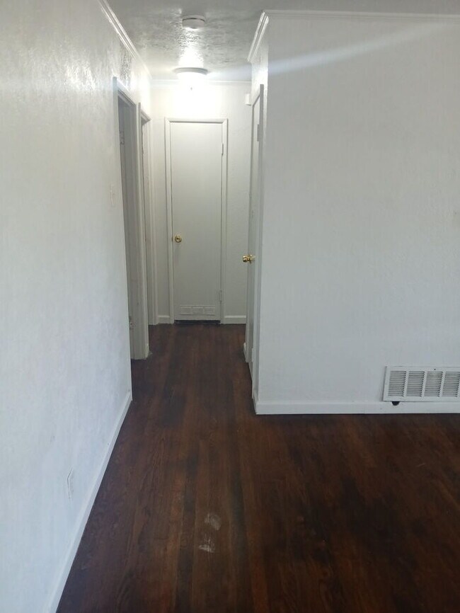 Building Photo - Great Rental in Farmers Branch, TX 75234