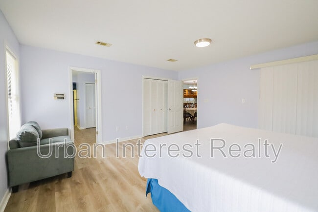Building Photo - 424 Beach Dr