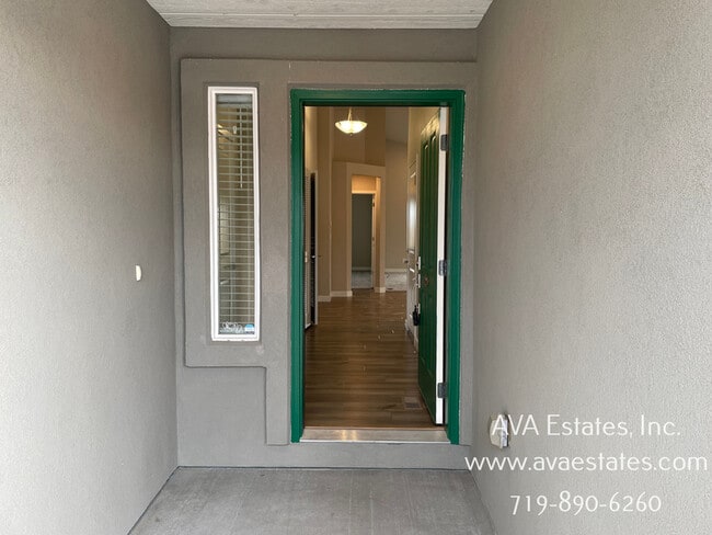 Building Photo - 2403 Sunrise Ln