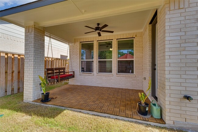 Building Photo - 617 Buckaroo Dr