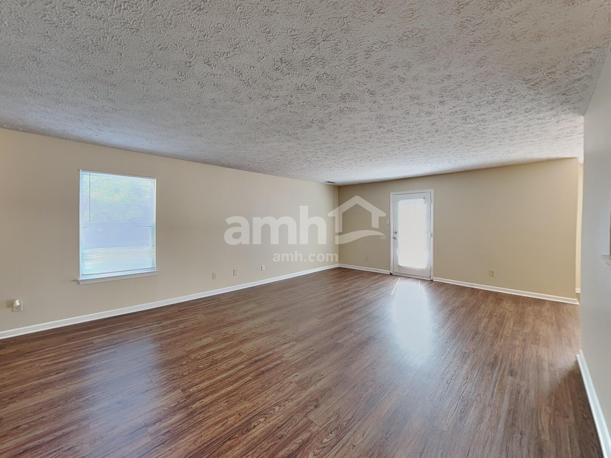 Building Photo - 2092 Meadowlark Ln