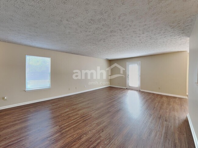 Building Photo - 2092 Meadowlark Ln