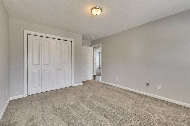 Building Photo - 445 Longmeadow Dr