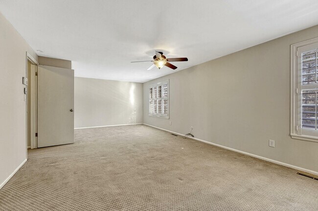 Building Photo - 7398 S Hudson Way