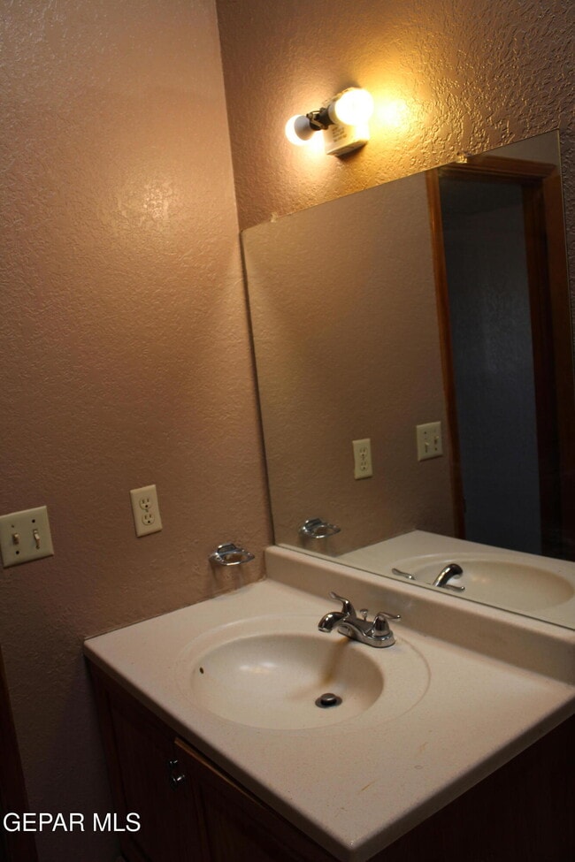 Building Photo - 1528 Sierra De Oro Dr