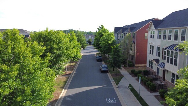 Building Photo - 3027 Potomac River Pkwy