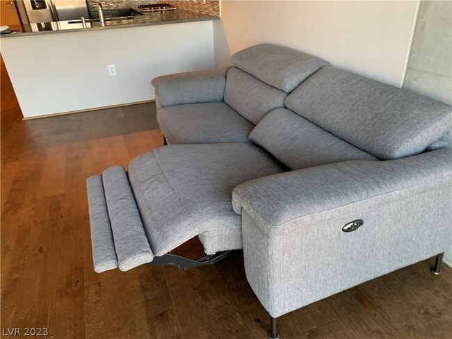 Building Photo - 353 E Bonneville Ave