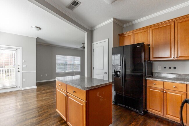 Building Photo - 6105 Regency Ct