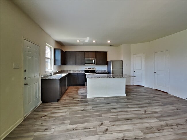 Building Photo - 732 Keeneland Dr