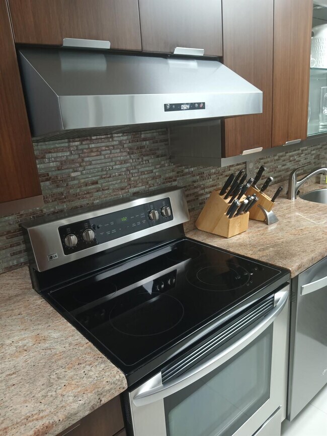 Building Photo - 1151 N Fort Lauderdale Beach Blvd