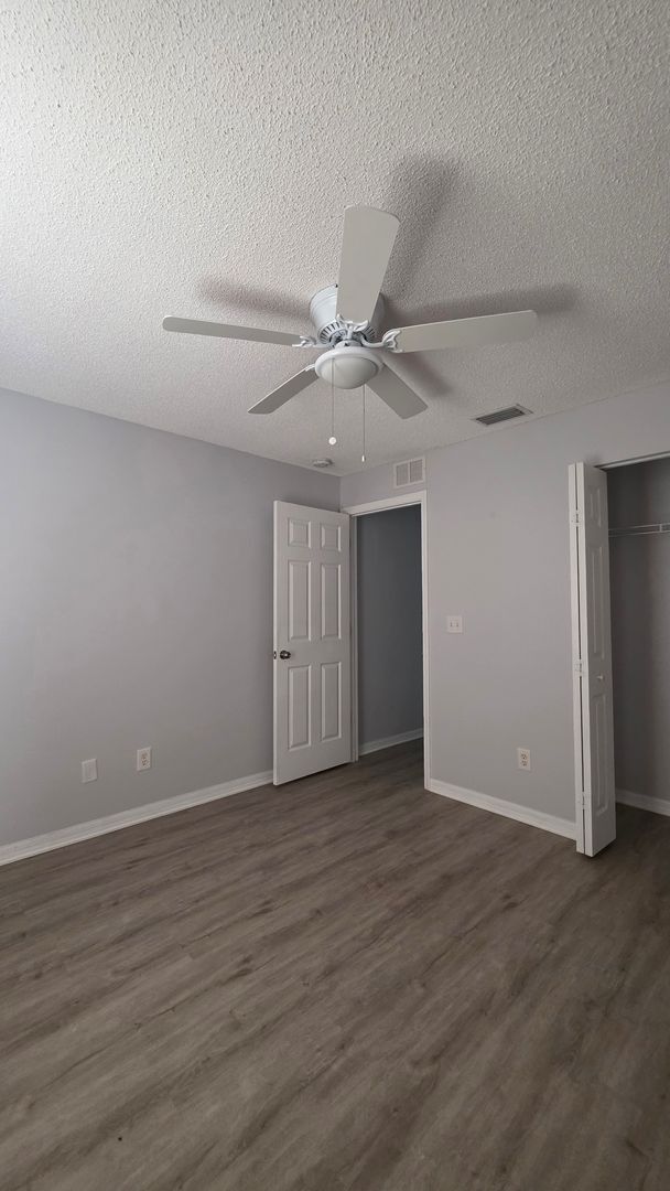 Building Photo - ** COMING SOON ** 3 Bedroom 2 Bath Single Family Home in South Daytona