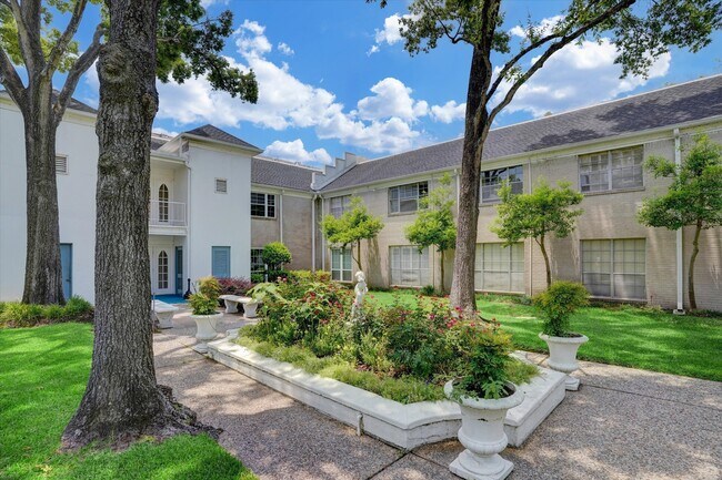 Building Photo - 2600 Bellefontaine St