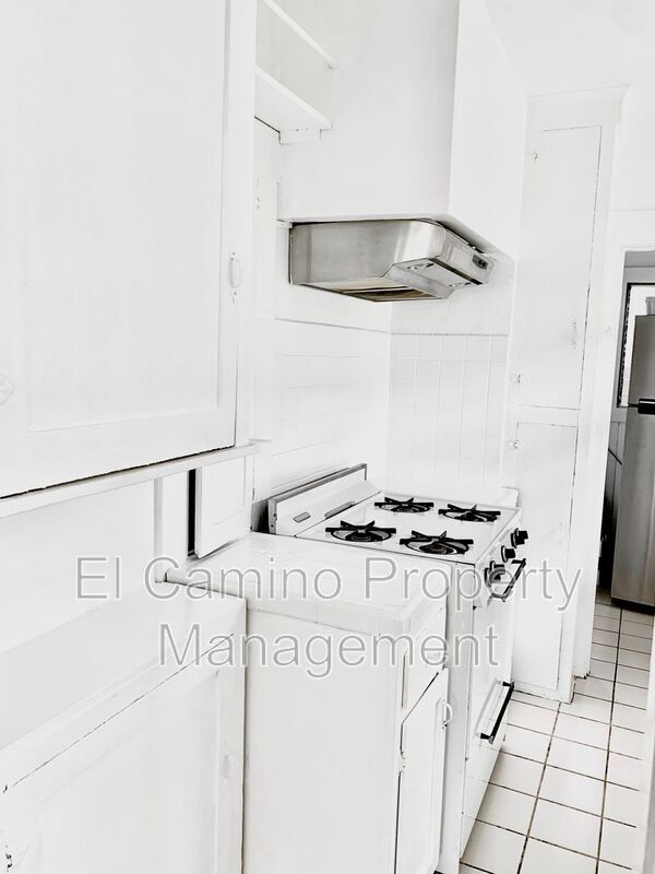 Building Photo - 5758 Pickering Ave
