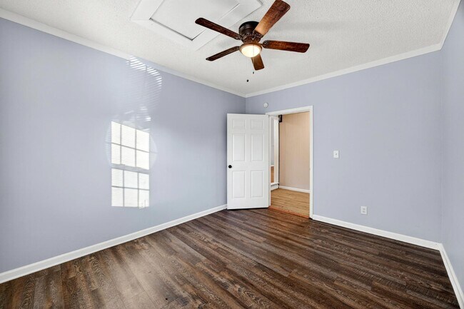 Building Photo - 112 Pipestone Dr