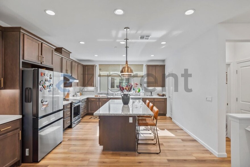 Building Photo - 6216 Diamond Wy