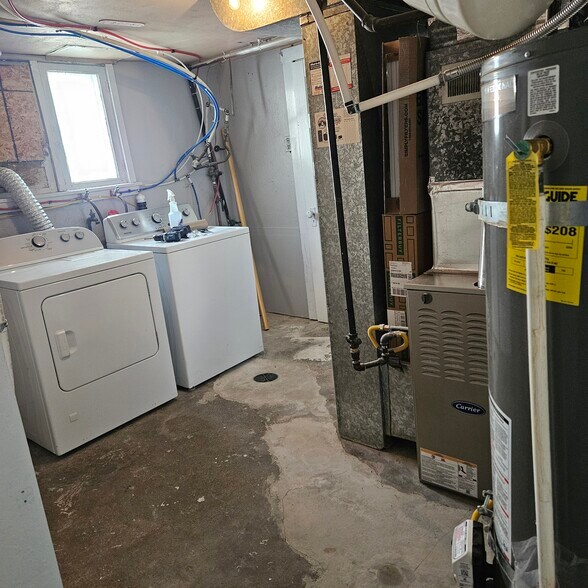 Private Laundry room - 120 W 700 S