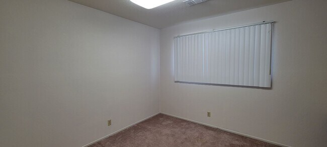 Building Photo - Charming 3 Bedroom, 2 Bath Home with Mountain Views