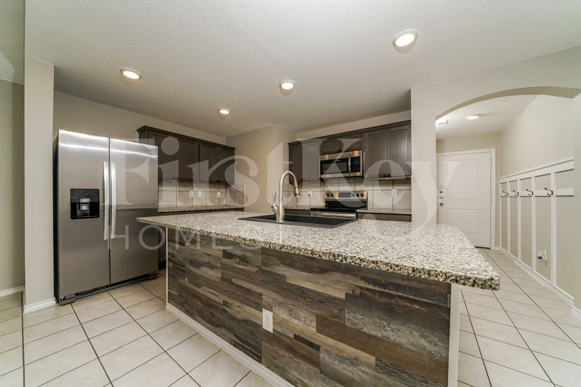 Building Photo - 407 Milo Way