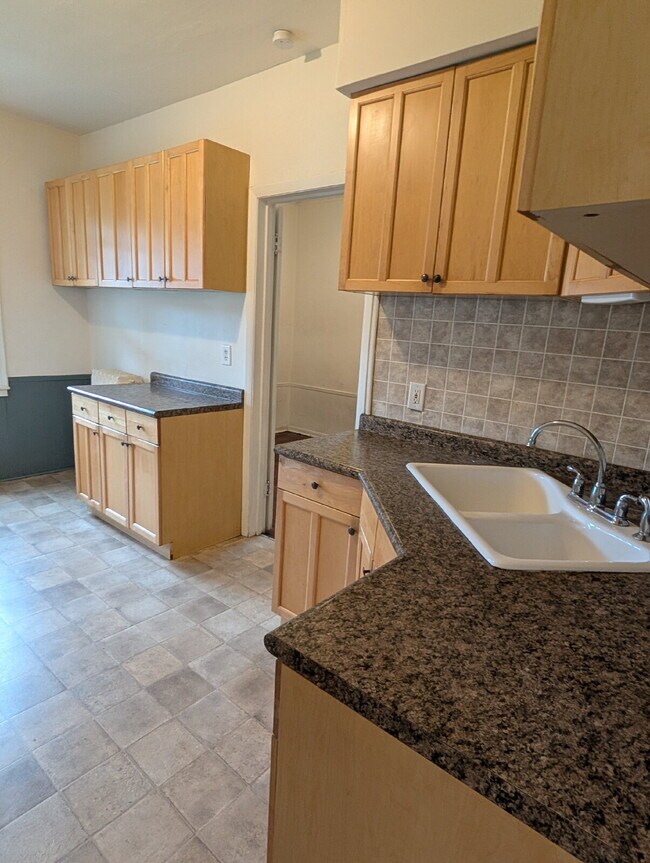 Building Photo - Bright & Charming 3BR With Garage Included In NE Minneapolis