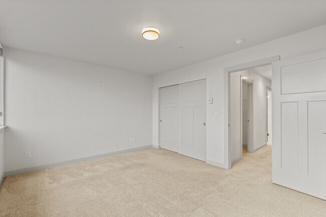 Building Photo - 1624 E Yesler Wy