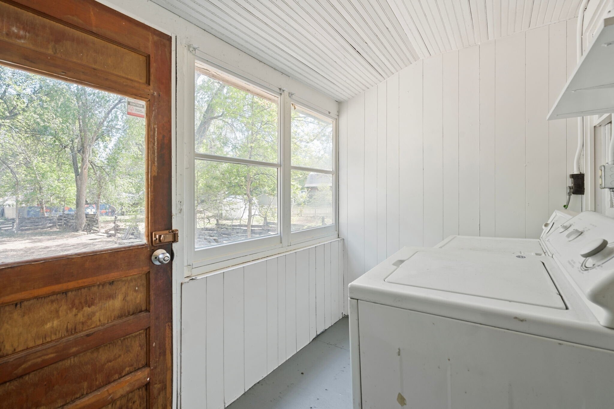 Building Photo - 412 Peterson St