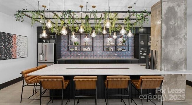 Building Photo - 1711 Commonwealth Ave