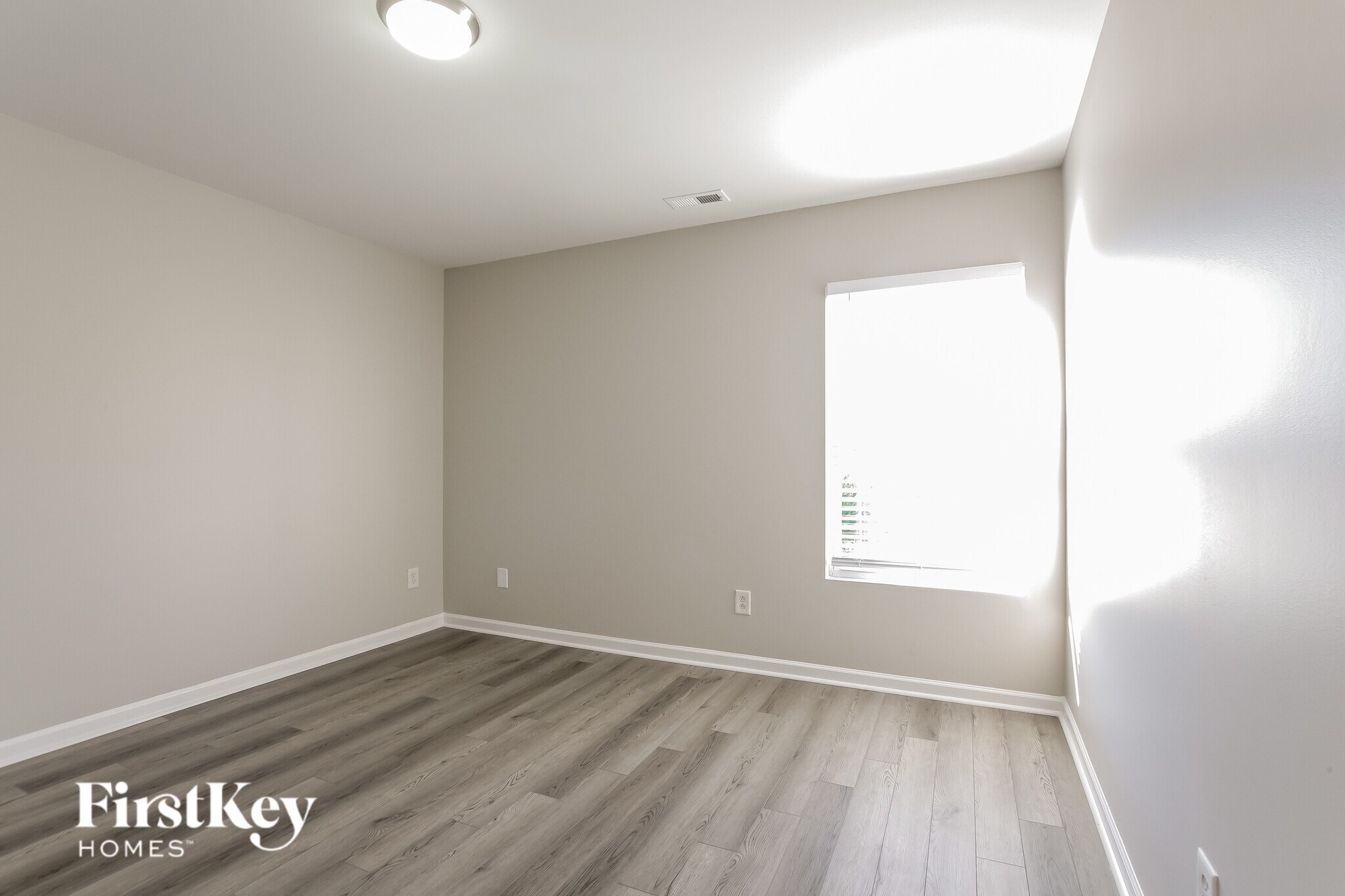 Building Photo - 7421 Lamplighter Close Dr