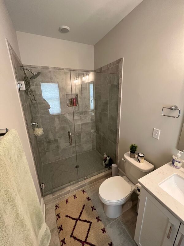 Building Photo - 1601 Draper Vw Lp