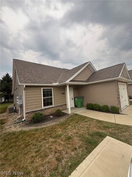 Building Photo - 1711 Blase Nemeth Rd