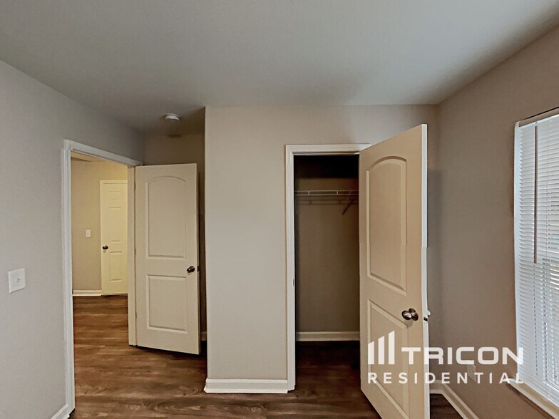 Building Photo - 861 Bitting Hall Cir