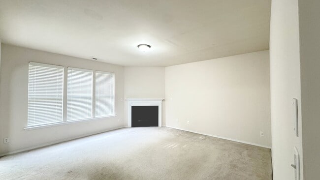 Building Photo - 208 Founders Walk Dr