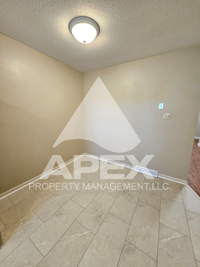 Building Photo - 7324 Deane Hill Dr
