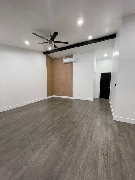 Building Photo - 448 Satinwood Way