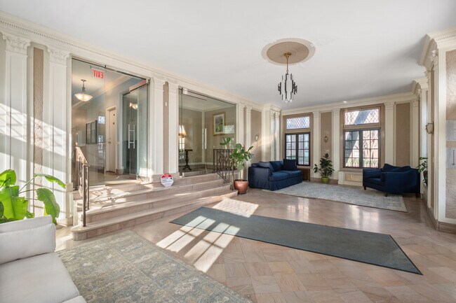 Building Photo - 1101 L St NW