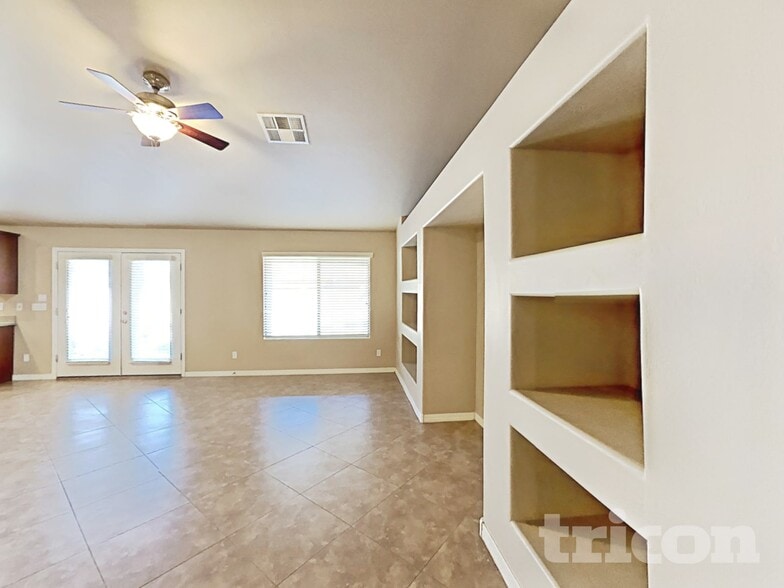 Building Photo - 43368 Palmen Dr