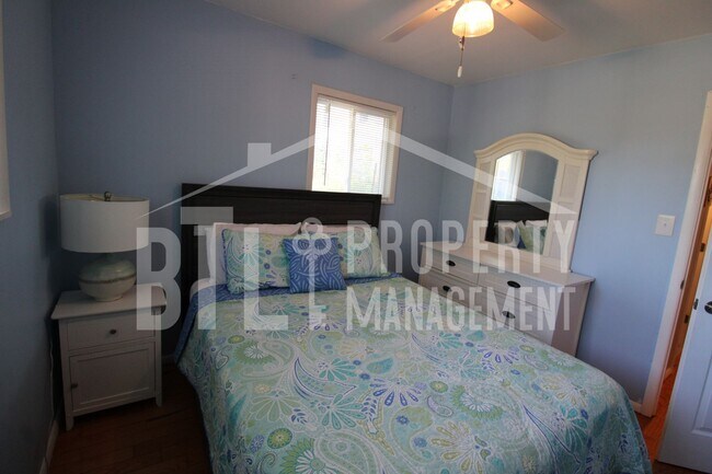 Building Photo - Fully Furnished Cape Fair Home Near Table Rock Lake