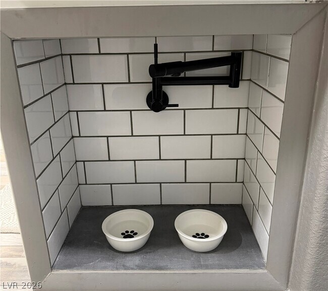 Building Photo - 7758 Meng Ct