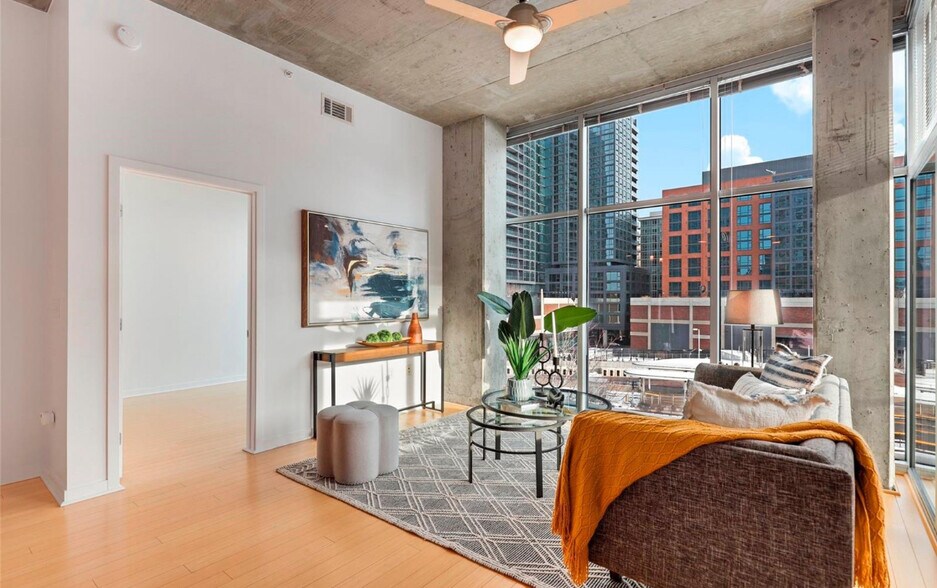 Building Photo - 1700 Bassett St