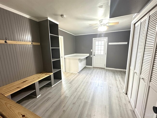 Building Photo - 2309 Greenbrier Blvd
