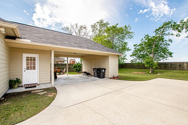 Building Photo - 10580 Springglen Ct