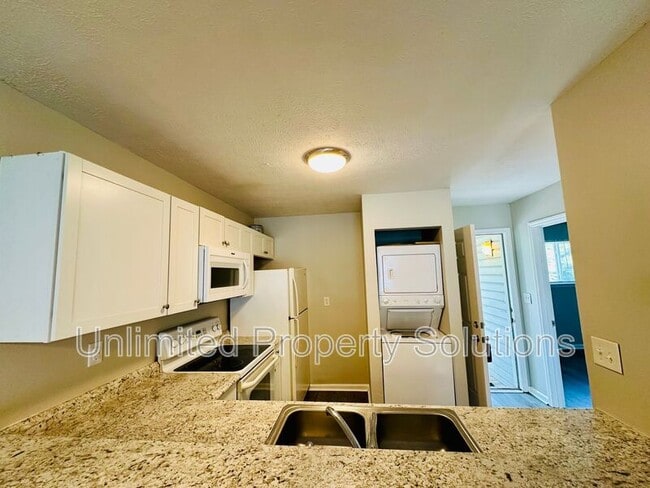 Building Photo - 215 Sunn Aire Ct