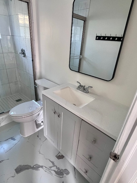 Building Photo - 393 Wellington Ave