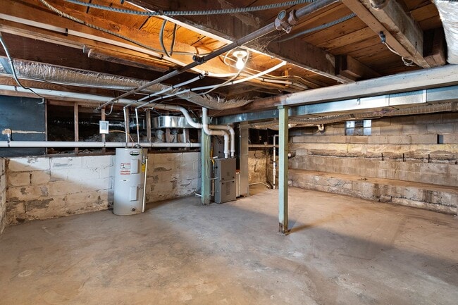 Building Photo - Updated three bedroom home