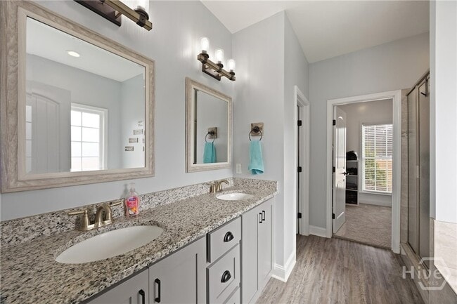 Building Photo - 440 Rivercrest Dr