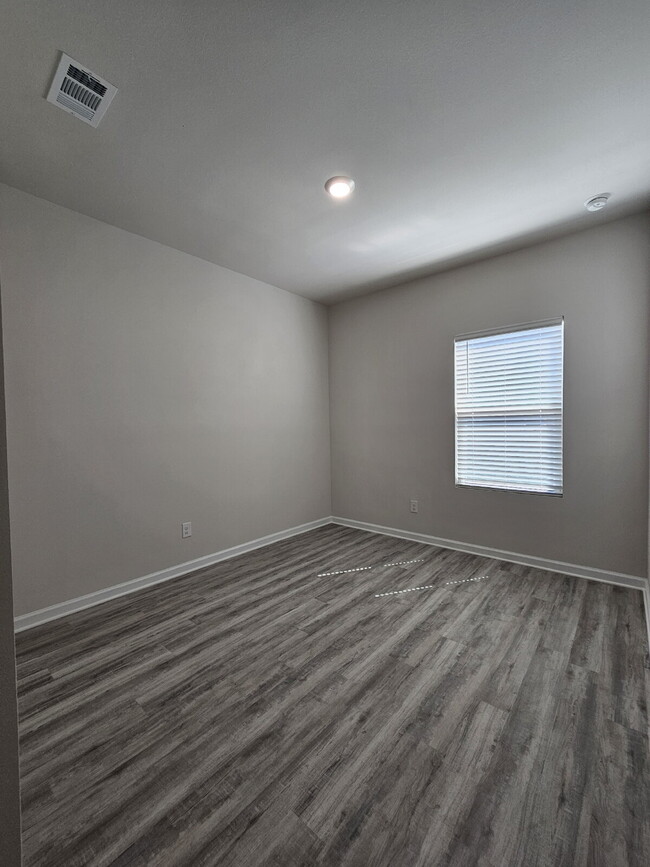 Building Photo - "New Construction 4-Bed Gem on Renova Driv...