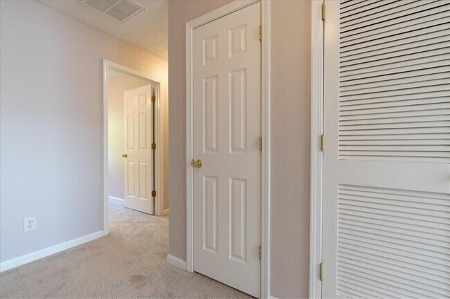 Building Photo - 5583 Windfall Ln