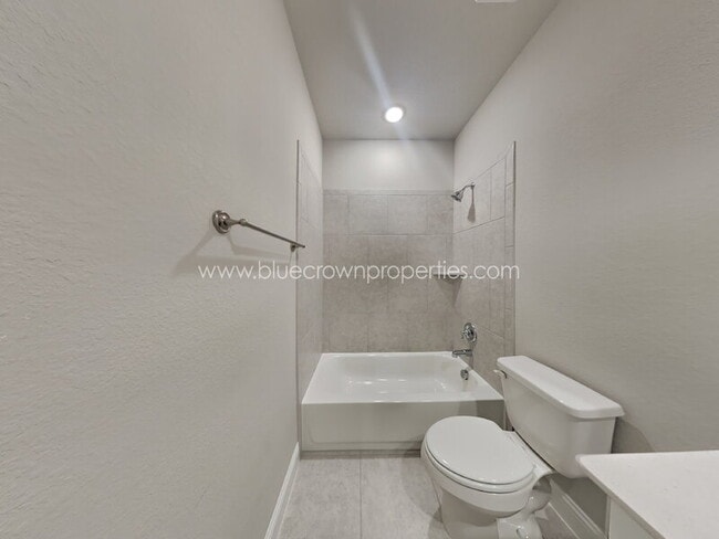 Building Photo - 1132 Red Hawk Ln