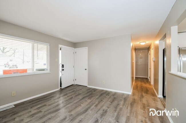 Building Photo - 1570 Bluefield Dr